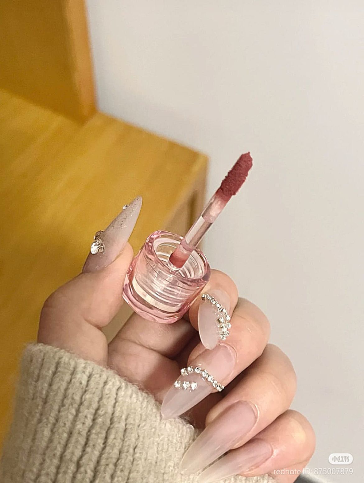 Matte Velvet Lip Glaze – Long-lasting, non-fading, high-pigment Korean lip mud